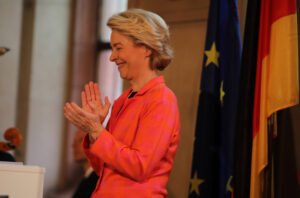 Von der Leyen: Ultrakurzflug mit dem Privatjet aus Angst vor Corona im Zug