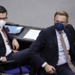 Die FDP lehnt eine Corona-Impfpflicht für bestimmte Gruppen nicht mehr eindeutig ab