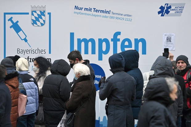 Impfung als einziger Weg aus dem Corona-Dilemma?