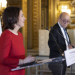 Baerbocks große Worte in Paris und Röttgens devoter Applaus