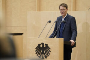 Lauterbach behauptet, er mache „den Ungeimpften keine Vorwürfe“