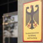 Doxxing-Attacke auf jüdische US-Aktivistin – mit deutschen Steuergeldern?