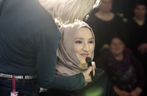 Wie eine muslimische Pseudo-Feministin zum Abitur-Thema geadelt wird