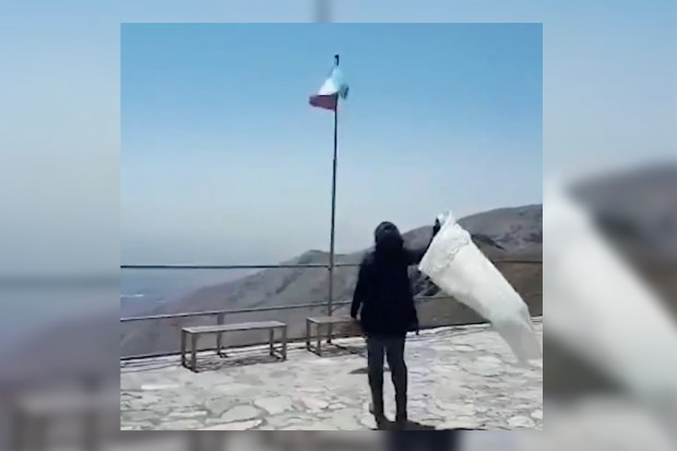 Frauen im Iran protestieren wieder für Freiheit und gegen Zwangsverschleierung