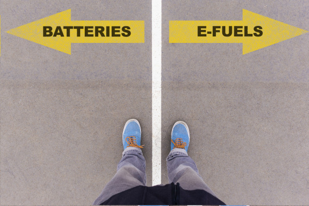 E-Fuels oder Elektroautos? – Warum man beide braucht