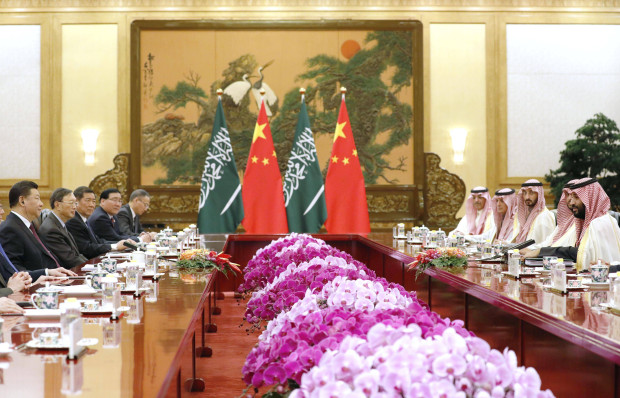 Die Saudis rollen China den roten Teppich aus