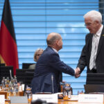 Schlecht regieren und dazu indoktrinieren