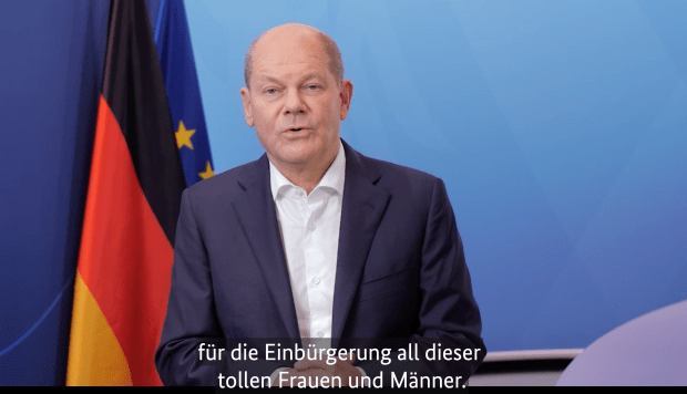 Faeser und Scholz: schräge Argumente für die schnelle Staatsbürgerschaft