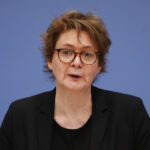 Glosse: „Je höher Einkommen und Bildungsgrad, umso aggressiver sind Männer gegenüber Frauen“