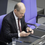 Kanzler Olaf Scholz flieht vor freizügigerem Twitter