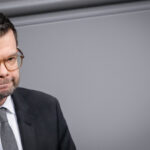 Bundestag beschließt Buschmanns Schnüffelgesetz