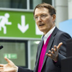 Lauterbach gibt „Experten“ die Schuld an Schulschließungen