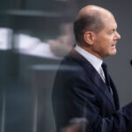 Ukraine: Warum viele das lange Zaudern von Kanzler Scholz gut finden