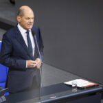 Leserkommentare zu „Ukraine: Warum viele das lange Zaudern von Kanzler Scholz gut finden“