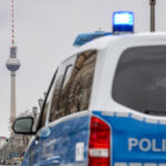 Die Berliner Polizei hat nicht mehr alle Tassen im Schrank