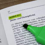 Selbstbestimmungsrecht: Wenn’s drauf ankommt, braucht man offenbar doch Männer