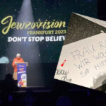 Claudia Roth bei Eröffnung des Jewrovision Song Contest ausgebuht