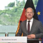 Wie der Kanzler die Kontrolle abgibt