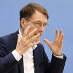 Karl Lauterbach und der Teamplayer Corona