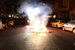 Trotz Scholz’ Verbotsankündigung: Samidoun veranstaltet gewaltsame Versammlung in Neukölln