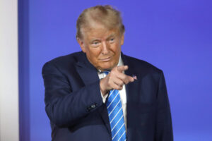 Trump liegt in fünf entscheidenden „Swing States“ vor Biden