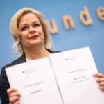 Simulationsministerin Nancy Faeser wird nun doch zum Scholz-Problem