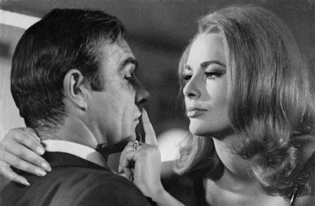 Alte Bond-Filme erhalten Trigger-Warnung – Warum erst jetzt?