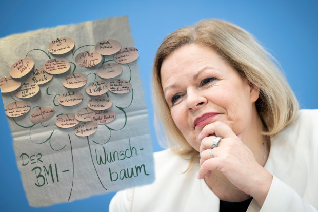 Das Kita-Ministerium: BMI setzt auf Wunschbaum