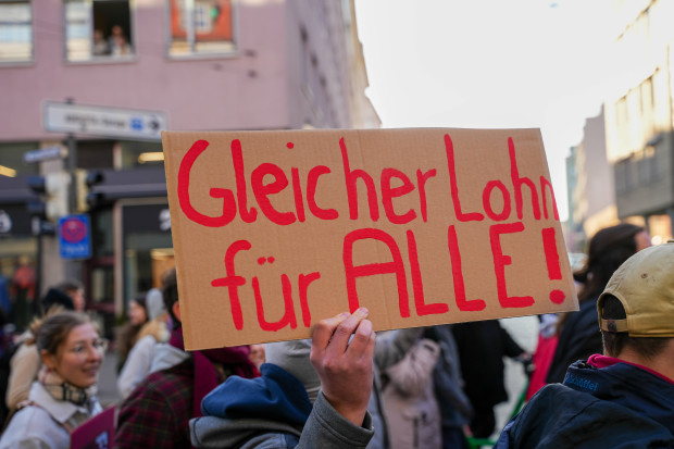 Plädoyer für eine gerechtere Arbeitsentlohnung von Frauen