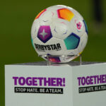 Laut DFB bleibt offener Hass gegen Ostdeutschland in Bundesliga-Stadien straffrei