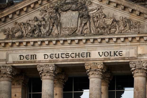 Gedanken zum allgegenwärtigen Politikerschlagwort „unsere“ Demokratie