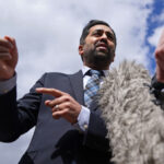Schottland: Umstrittener Regierungschef Humza Yousaf tritt zurück