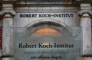 RKI-Files entschwärzt: Wie Pandemie groß- und Nebenwirkungen kleingeredet wurden