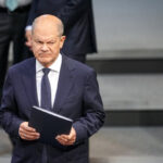 Fußball, Abschiebungen und gutes Deutsch: Olaf Scholz versucht den Imagewandel