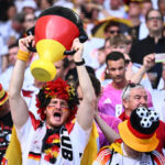 Die Freude am Fußball spielt gegen die Apparatschicks der Politik