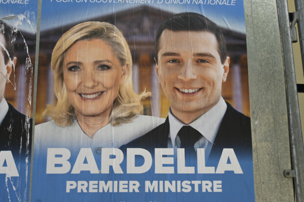 Parlamentswahl in Frankreich: Rassemblement National liegt vorne