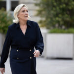Brutale Angriffe der Volksfront in Frankreich, um die Macht gegen die Wähler-Mehrheit zu erobern
