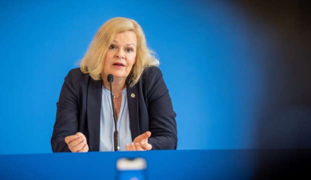 Faesers Sturmhauben der Demokratie