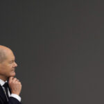 Es wird einsam um Olaf Scholz – Die SPD-Bundestagsfraktion muss den Daumen senken