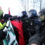 Linksextremisten blockieren AfD-Parteitag