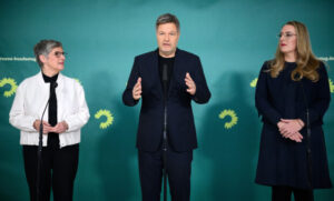 Grüne wollen nun an das Geld der Beamten ran