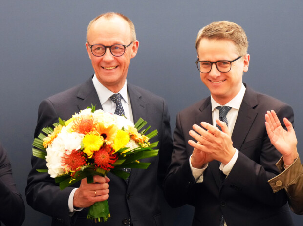 Merz zahlt den Brautpreis vor den Hochzeitsverhandlungen