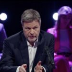 Elf Diskutanten heizen dem „grünen“ Kanzlerkandidaten ein