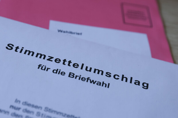 Briefwahlstimmen werden morgen ab 15 Uhr sortiert