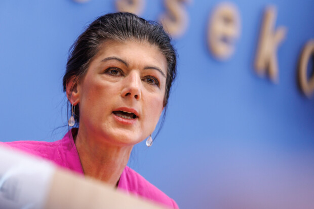 Sahra Wagenknecht bezweifelt Rechtmäßigkeit von Wahl und Umfragen
