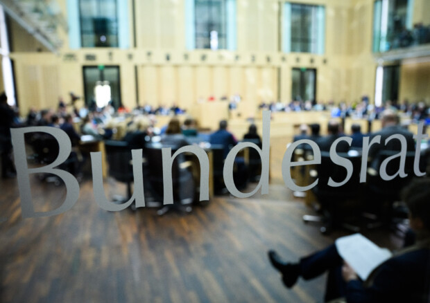 Linke fahren als Anhängsel von Union, SPD und Grünen mit