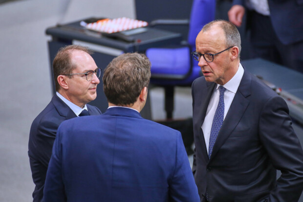 Neue Regierung bereitet Schwindel um die illegale Einwanderung vor
