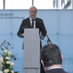 Kranken- und Pflegeversicherung: Wenn der Eimer ein Loch hat