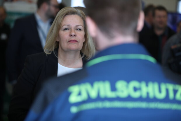 Faesers Zivilschutz: Bitte keine Kriegshysterie in den Schulen!