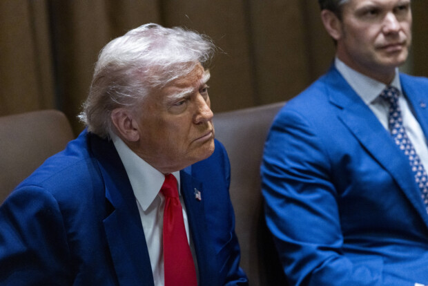 Trump schlägt vor, Verhandlungen über Zölle mit US-Truppen in Europa zu verknüpfen